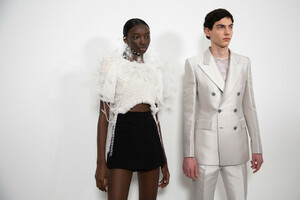 givenchy-hc-bks-m-rs19-3745.thumb.jpg.803d0256fdcd414a83d6e74d2cb13dd1.jpg