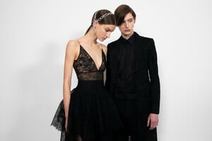 givenchy-hc-bks-v-rs19-8690.thumb.jpg.37d6a312deffe864be42204ef3e9f06b.jpg