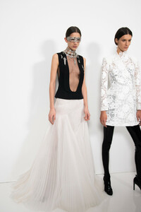 givenchy-hc-bks-v-rs19-8786.thumb.jpg.7f3296bcfae87a87a21787d66f9bf7e6.jpg