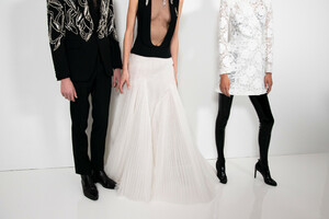 givenchy-hc-bks-v-rs19-8791.thumb.jpg.054610faa0179015c2d7fcec4ff59771.jpg