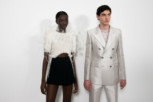 givenchy-hc-bks-v-rs19-8876.thumb.jpg.e32af75ecd01b4b920426973c4b12f18.jpg