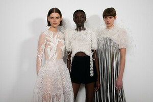 givenchy-hc-bks-v-rs19-8888.thumb.jpg.40973b59e31b6fb42e1d6666c9b00c11.jpg