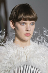 givenchy-hc-clp-rs19-1864.thumb.jpg.48b12d58c4c84b7ec96e02ae792f2697.jpg
