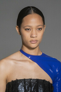 givenchy-hc-clp-rs19-1898.thumb.jpg.4b8e8257f09c81c12cae494cfef1e205.jpg