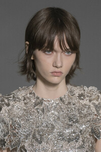 givenchy-hc-clp-rs19-1983.thumb.jpg.f61f4bdf53f76715c5c36327740c7e7a.jpg