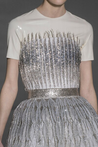 givenchy-hc-clp-rs19-2066.thumb.jpg.2d9c9bb5c8968ac05e1522fa463cb3df.jpg
