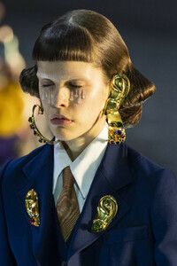 gucci-clp-m-rf19-0251.thumb.jpg.9630ba01fbb2cdacac3fceef6aef88ba.jpg