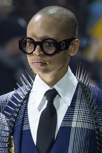gucci-clp-m-rf19-0261.thumb.jpg.5c783717fd7d6d15aaa406ff9bdbd810.jpg