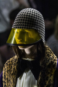gucci-clp-m-rf19-0444.thumb.jpg.ffd28743871d52dbf278af255013eccf.jpg