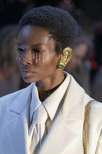gucci-clp-m-rf19-0539.thumb.jpg.a851b2dc9b39bc8e81cd97b18bce2cf8.jpg