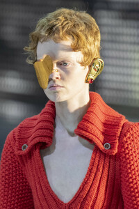 gucci-clp-m-rf19-0618.thumb.jpg.9a94a804eaff133a69bc3c745207bc1b.jpg