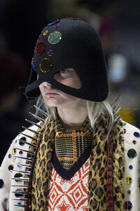 gucci-clp-m-rf19-0842.thumb.jpg.76aab9dd40d91c0c544faa116a1762ec.jpg