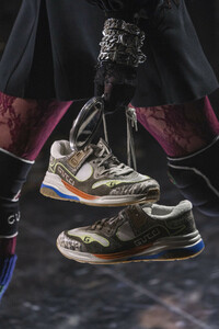 gucci-clp-v-rf19-0210.thumb.jpg.688b98afde1033805859f3497e3378fd.jpg