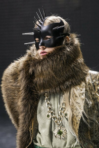 gucci-clp-v-rf19-0416.thumb.jpg.5d97bbc7f5c27755fe43458cf73e0e69.jpg