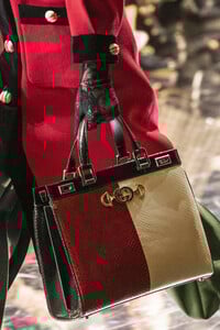 gucci-clp-v-rf19-0724.thumb.jpg.176fff6b52e06c5cef5a2a10edb52392.jpg