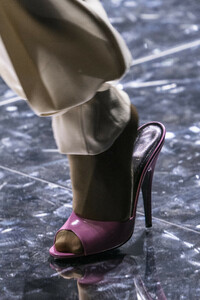 gucci-clp-v-rf19-0860.thumb.jpg.9c57b139a233b7a23bb29700445ac24a.jpg