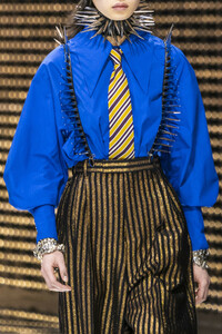 gucci-clp-v-rf19-0872.thumb.jpg.5cdda850f2fb69195a02f75b01fe4cf3.jpg