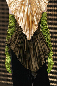 gucci-clp-v-rf19-0973.thumb.jpg.0189561b93d9a1b691c62dc7a0e2557b.jpg