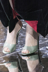 gucci-clp-v-rf19-0982.thumb.jpg.b6d24a19f81468de86b1a6c56e07bdb4.jpg