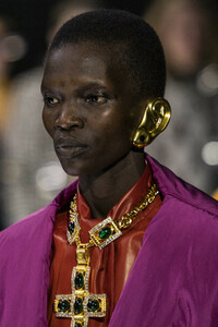 gucci-clp-v-rf19-1092.thumb.jpg.39ffdf091c42863b7fdff49f6443fca3.jpg