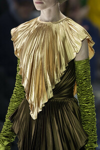 gucci-clpi-rf19-1120.thumb.jpg.cd6f6cb0ef8a498c8ce6555f5b50298a.jpg