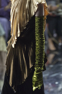 gucci-clpi-rf19-1125.thumb.jpg.24469e525dfb4b5089d43aa517d7a91b.jpg