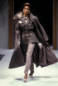 jacques-fath-fw-1992-1.thumb.JPEG.ce13c27b280b9ad38fb0fbf95aaead51.JPEG