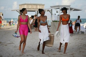 jasmine-tookes-shanina-shaik-and-lais-ribeiro-bikini-beach-party-in-miami-02-01-2019-10.jpg