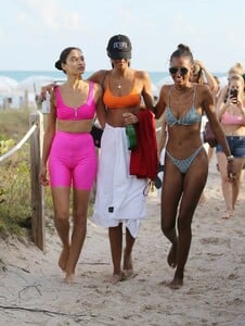 jasmine-tookes-shanina-shaik-and-lais-ribeiro-bikini-beach-party-in-miami-02-01-2019-24.jpg