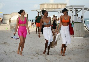 jasmine-tookes-shanina-shaik-and-lais-ribeiro-bikini-beach-party-in-miami-02-01-2019-3.jpg