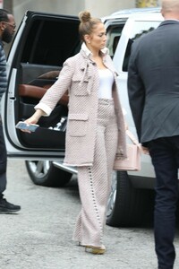 jennifer-lopez-is-stylish-arriving-for-a-business-meeting-in-la-02-27-2019-2.jpg