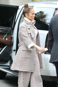 jennifer-lopez-is-stylish-arriving-for-a-business-meeting-in-la-02-27-2019-5.jpg