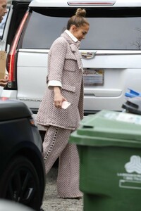 jennifer-lopez-is-stylish-arriving-for-a-business-meeting-in-la-02-27-2019-7.jpg