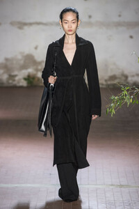 jil-sander-rf19-0565.thumb.jpg.a57867b4d2910e83c21b422a3632d188.jpg