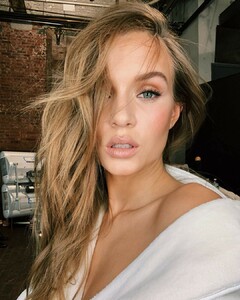 josephineskriver_51245532_113157306458323_6020006029478067527_n.jpg