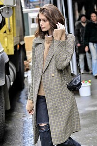 kaia-gerber-casual-style-02-13-2019-0.thumb.jpg.ae809723a17079e8cd676ba6269c1a0b.jpg