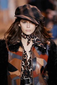 kaia-gerber-walks-michael-kors-fashion-show-in-new-york-02-13-2019-9.jpg