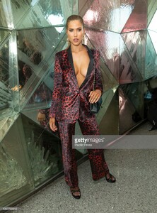 kara-del-toro-attends-christian-siriano-new-york-fashion-week-2019-picture-id1097769912.jpg