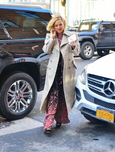 kate-hudson-out-and-about-in-new-york-02-13-2019-0.jpg
