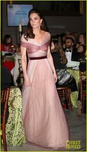 kate-middleton-gala-dinner-london-20.jpg