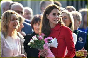 kate-middleton-plays-soccer-northern-ireland-visit-17.jpg