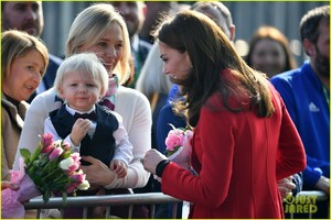 kate-middleton-plays-soccer-northern-ireland-visit-18.jpg