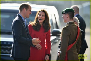 kate-middleton-plays-soccer-northern-ireland-visit-20.jpg