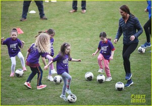 kate-middleton-plays-soccer-northern-ireland-visit-43.jpg