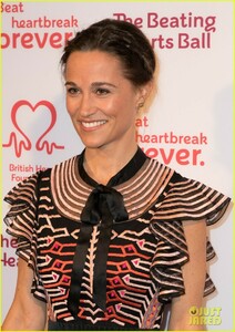 kate-pippa-middleton-separate-events-13.jpg