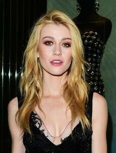 katherine-mcnamara-giorgio-armani-pre-oscar-party-in-los-angeles-02-23-2019-5.thumb.jpg.9adb7d21b324cbffc65fb375701a6d67.jpg