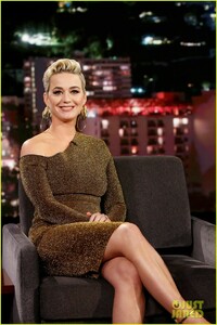 katy-perry-says-shes-the-simon-cowell-with-boobs-on-american-idol-08.jpg