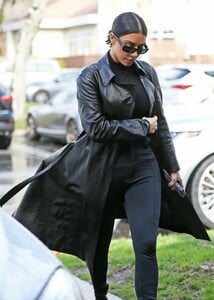 kim-kardashian-out-for-lunch-in-los-angeles-02-04-2019-8.jpg