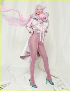 kylie-jenner-paper-magazine-02.jpg