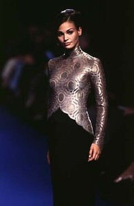 lanvin-fw-1997-1.thumb.jpg.ae43dd5ff8c57ece869ba81760112255.jpg